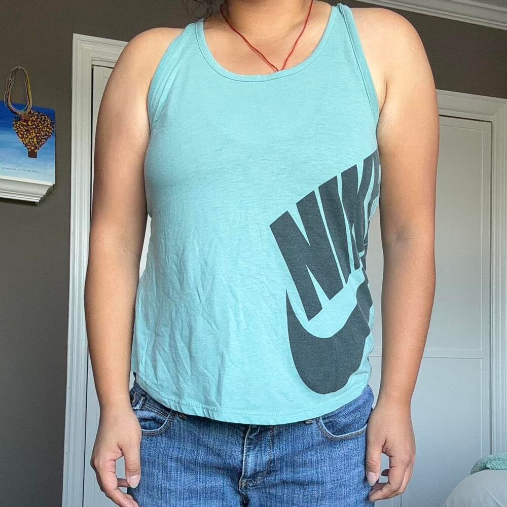 Blue nike workout tank fits